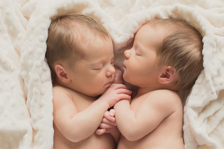К чему снятся новорожденные двойняшки