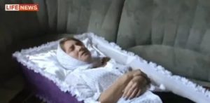 К чему снится могила бабушки, которая жива